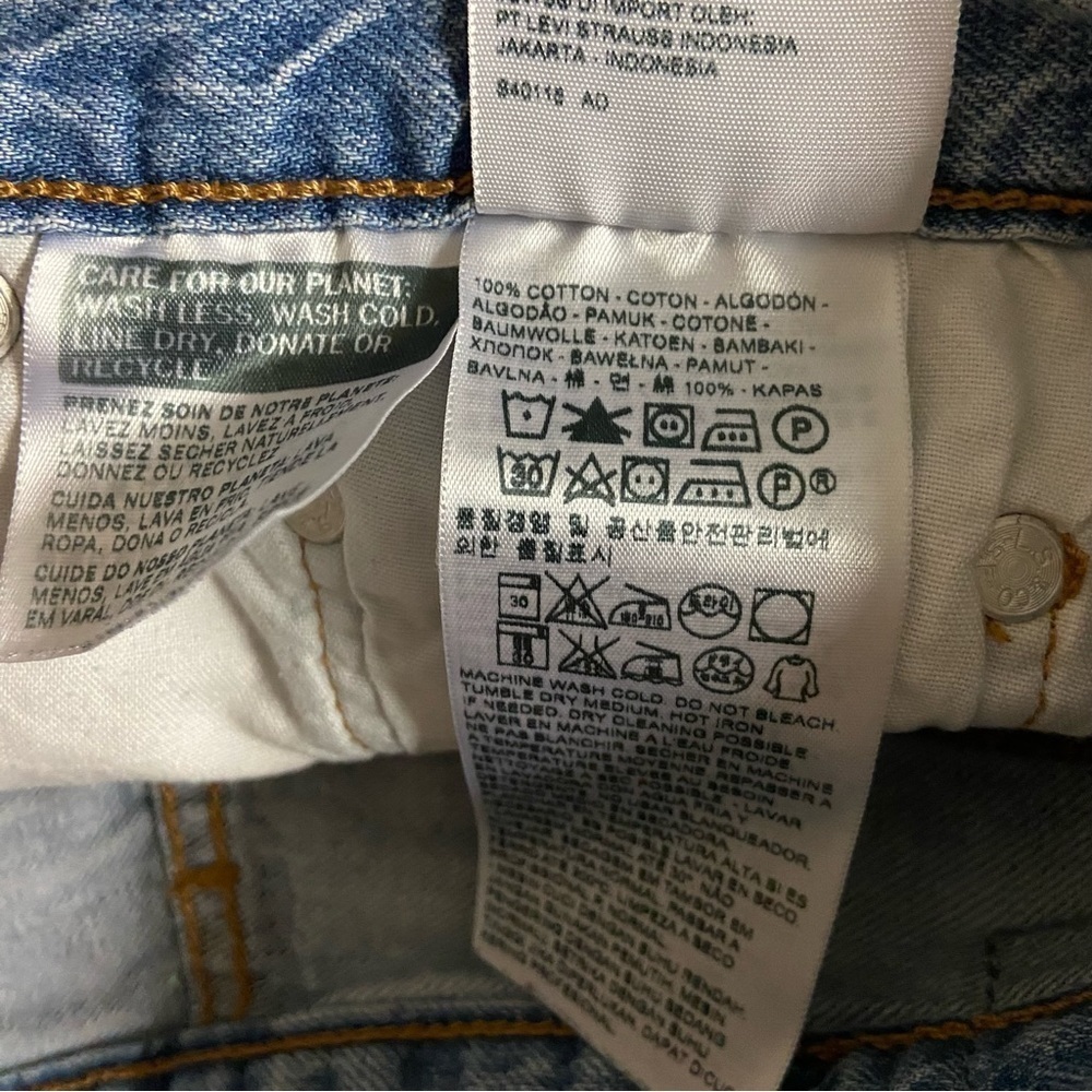 Levi's Patched 501 Cut Off Denim Jean Shorts Size 28 - Picture 7 of 9